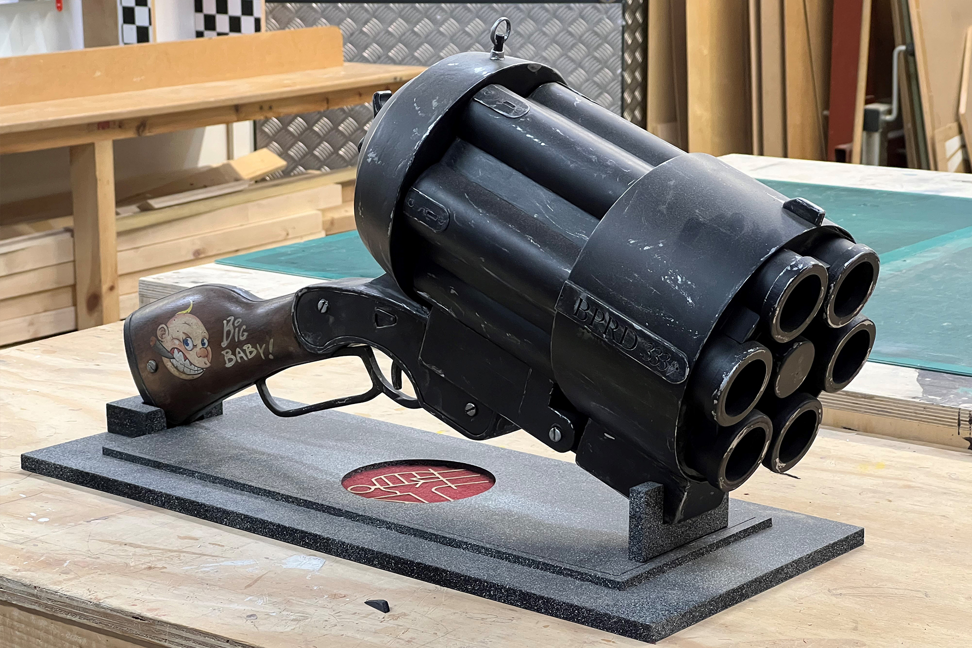 Replica model 'Hellboy' gun