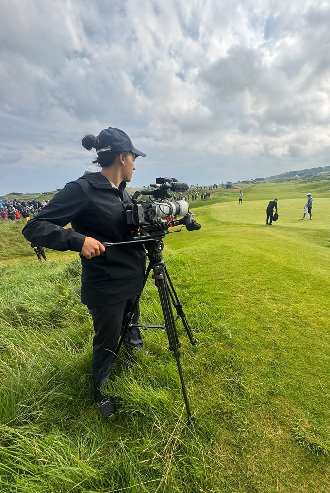 Heloise Revel filming at the Mens Open Golf tournament