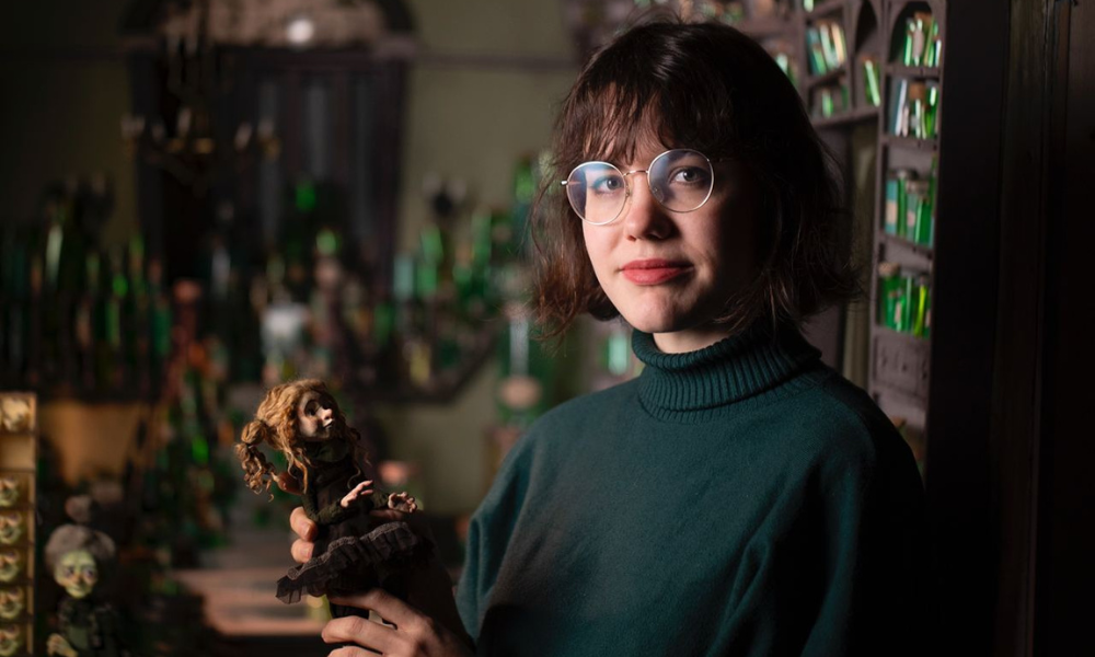 Fanny Capu with puppet