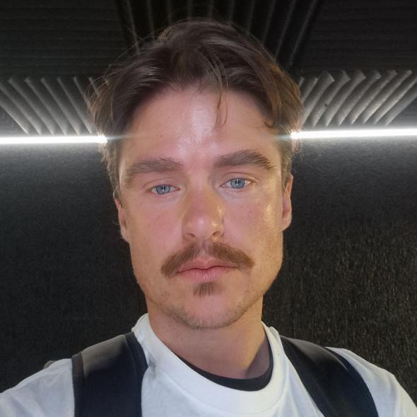Charlie Hunter profile picture